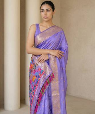 Light purple pallu woven zari buti & traditional motifs work silk blend fabric traditional festive style 5