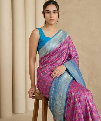 Pink geometric diamond weave pattern rich zari woven border & pallu silk blend fabric elegant festive & traditional wear 5