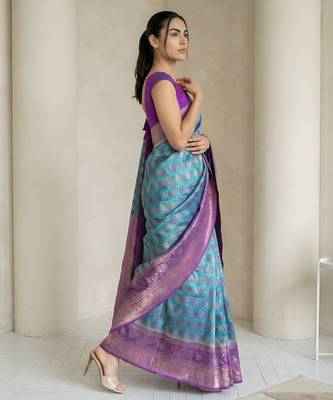 Light sea green geometric diamond weave pattern rich zari woven border & pallu silk blend fabric 3