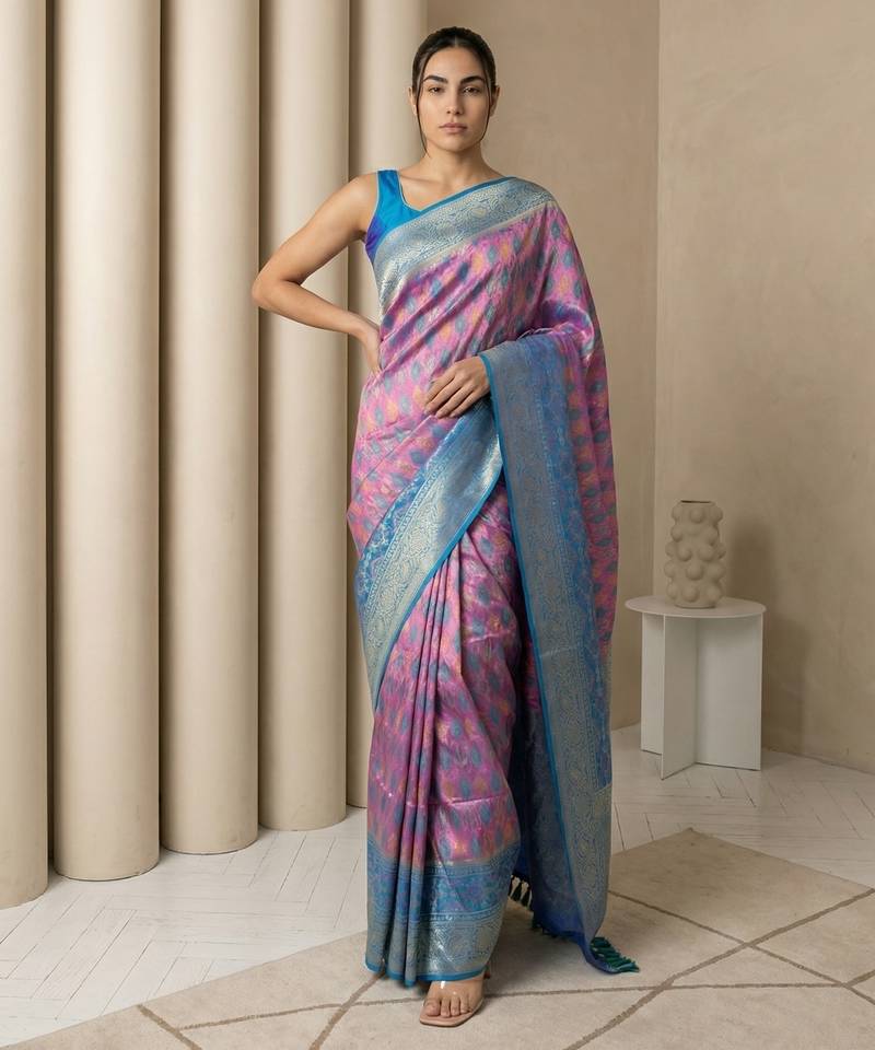 Lavender geometric diamond weave pattern rich zari woven border & pallu silk blend fabric