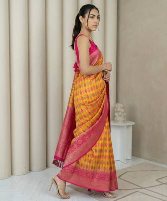 Mustard geometric diamond weave pattern rich zari woven border & pallu silk blend fabric 3