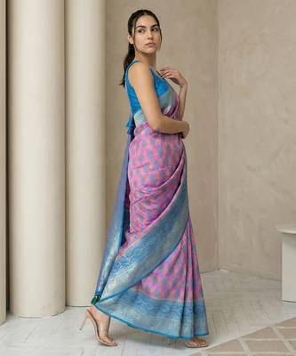 Lavender geometric diamond weave pattern rich zari woven border & pallu silk blend fabric 3