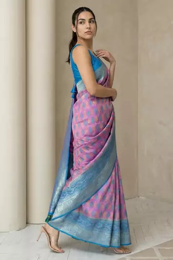 Lavender geometric diamond weave pattern rich zari woven border & pallu silk blend fabric