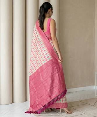 Cream geometric diamond weave pattern rich zari woven border & pallu silk blend fabric 2
