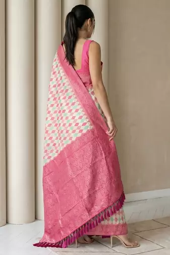Cream geometric diamond weave pattern rich zari woven border & pallu silk blend fabric