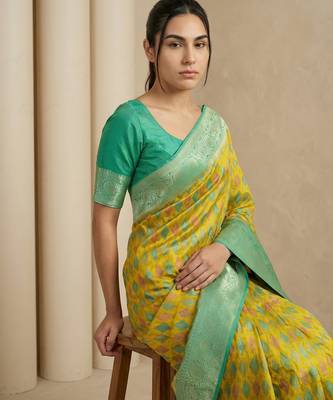 Yellow geometric diamond weave pattern rich zari woven border & pallu silk blend fabric 5
