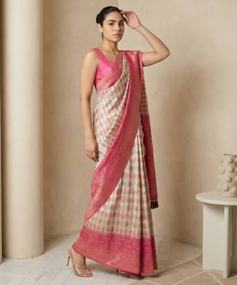 Cream geometric diamond weave pattern rich zari woven border & pallu silk blend fabric 3