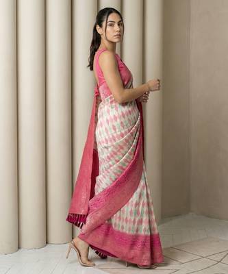 Cream geometric diamond weave pattern rich zari woven border & pallu silk blend fabric 4