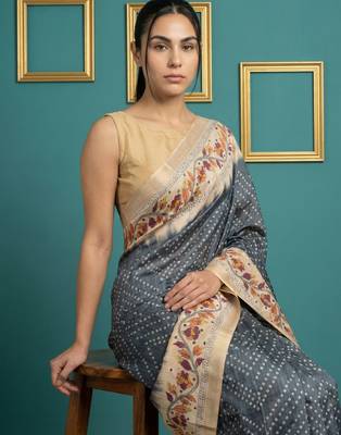 Grey printed silk blend saree with beige floral border & designer pallu | traditional & festive wear saree 5