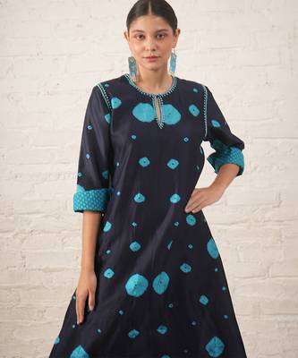 Navy blue embroidered chanderi kurta set 4