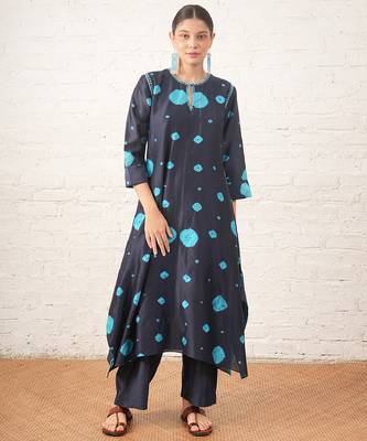 Navy blue embroidered chanderi kurta set 5