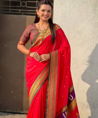 Red organza zari weaving saree with matching blouse piece 4
