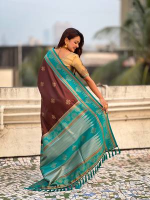 Chocolate border traditional butti & geometric zari work rich woven pallu design 2