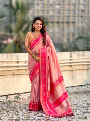 Peach border traditional butti & geometric zari work rich woven pallu design 1