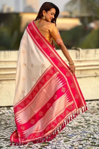 Off white border traditional butti & geometric zari work rich woven pallu design