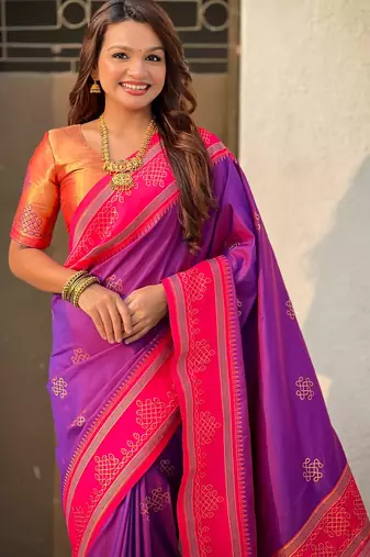 Light purple border traditional butti & geometric zari work rich woven pallu design