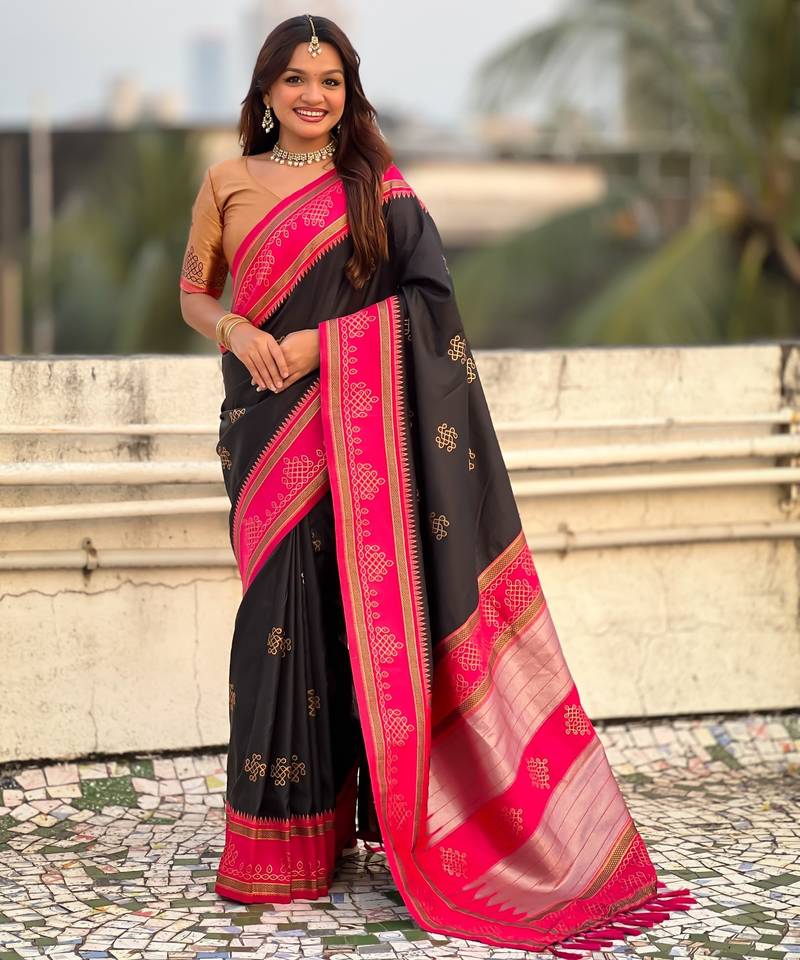 Black border traditional butti & geometric zari work rich woven pallu design