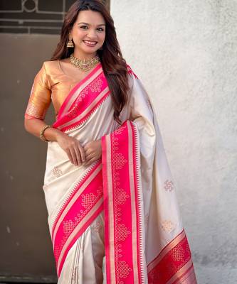 Off white border traditional butti & geometric zari work rich woven pallu design 4
