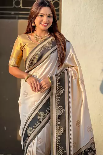 Cream border traditional butti & geometric zari work rich woven pallu design