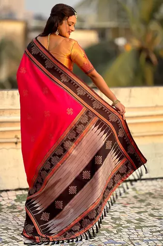 Red border traditional butti & geometric zari work rich woven pallu design