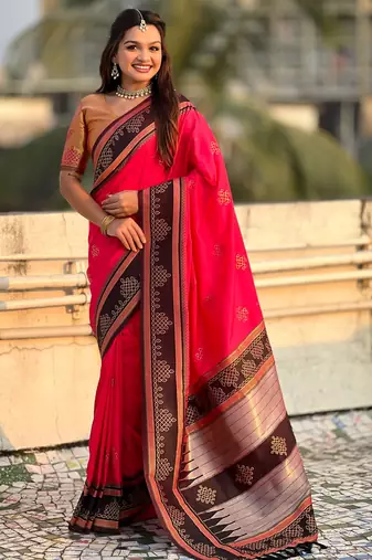 Red border traditional butti & geometric zari work rich woven pallu design