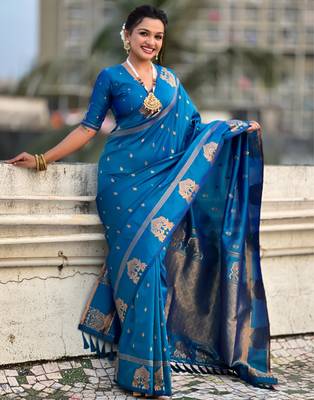 Navy blue silk blend saree with golden zari motifs & rina woven pallu | tnaditional festive wear saree 3