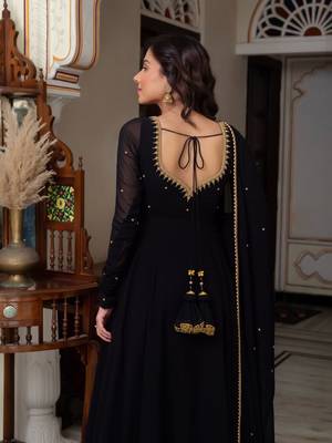 Black blooming party wear embroidery suit set 4