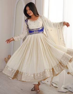 Kedarfab women's chinnon silk traditional motiff anarkali kurta pant with dupatta set 2