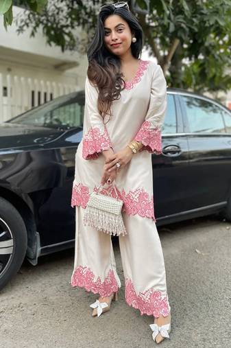 Kedarfab women's cotton blend floral embroidered kurta palazzo set