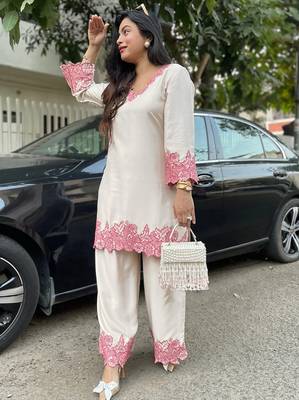 Kedarfab women's cotton blend floral embroidered kurta palazzo set 4