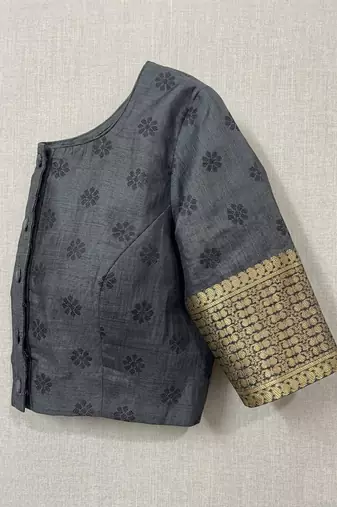 Off white silk blend banarasi jaquard designer saree with blouse