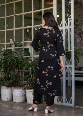  black floral printed kurta set 4
