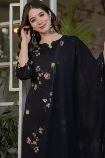  black floral printed kurta set