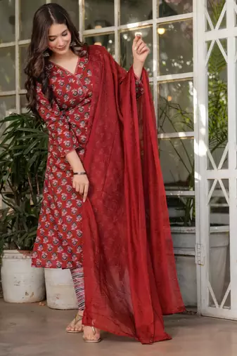  printed red cotton kurta set