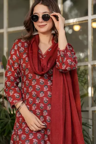  printed red cotton kurta set