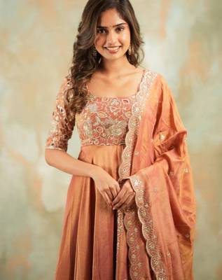 Peach embroidered anarkali set 5