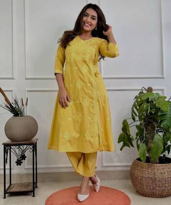 Mustard yellow embroidered kurta 5