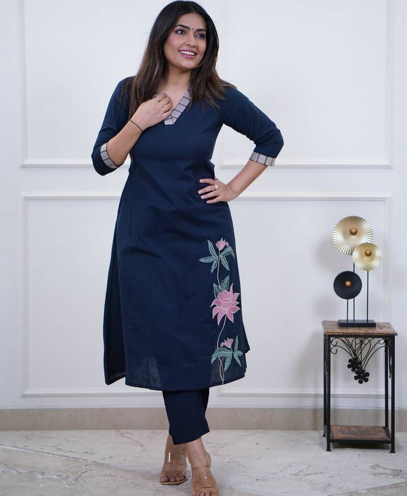 Navy blue embroidered kurta
