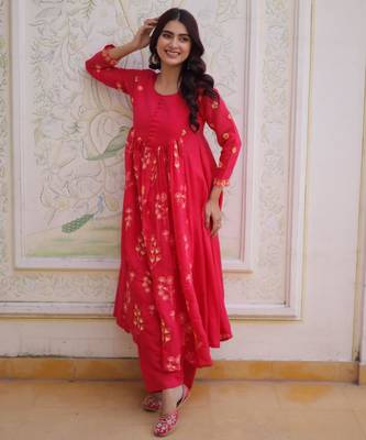 Red embroidered anarkali set 3