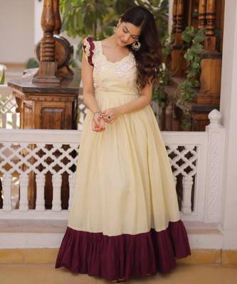 Dar-cream embroidered anarkali set 3