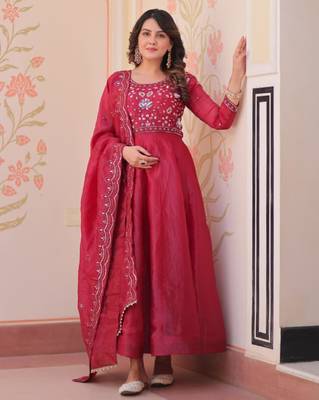 Red embroidered anarkali set 1