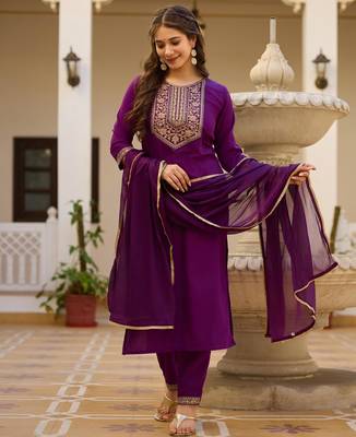 purple embroidered kurta set 1