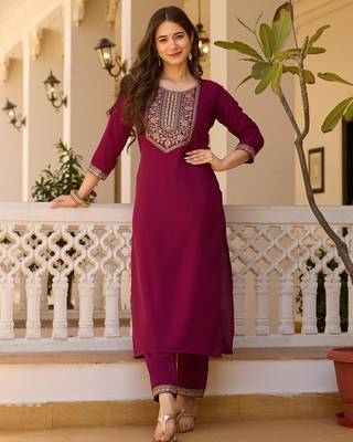 maroon embroidered kurta set 3