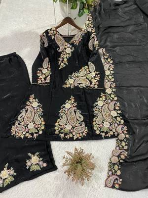 black embroidered kurta set 1