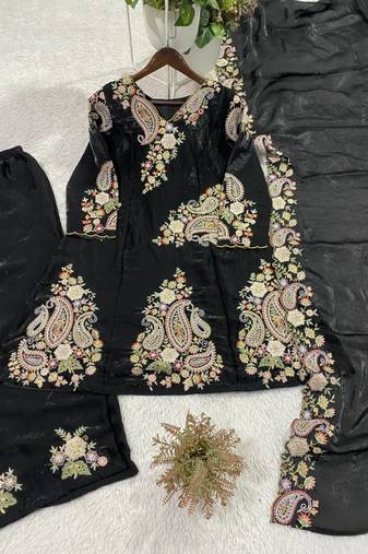black embroidered kurta set