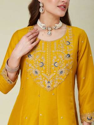 Yellow & teal-blue kurta set 4