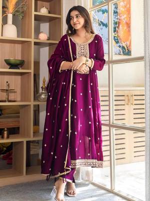 magenta embroidered kurta set 1