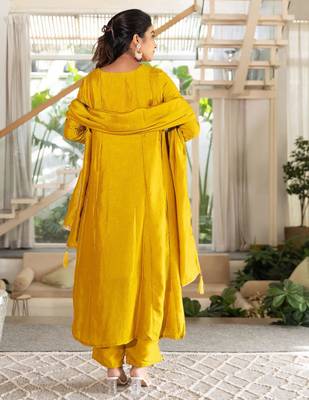 yellow embroidered kurta set 3