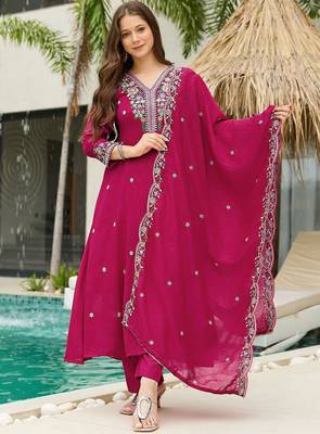 rani-pink embroidered kurta set 1