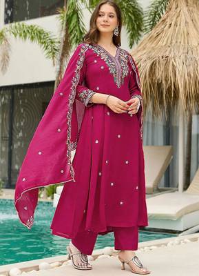 rani-pink embroidered kurta set 4